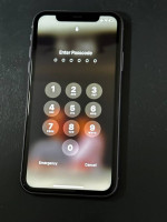 Apple iPhone 11 128GB Factory Unlocked - Very Good