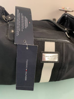 TOMMY HILFIGER HANDBAG NWT