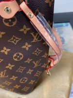 Louis Vuitton Tote