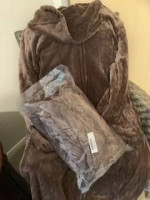 NEW-JUST RECEIVED 01/13 Womens Hooded Zip Plush Fleece Robe (L/XL)