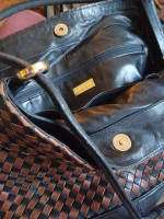 Italian Leather Black/Brown Woven Shoulder Bag: Scuola del Cuoio Fire