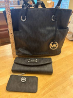 Lot of 8 Michael Kors purses