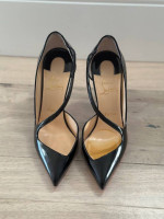 Christian Louboutin jumping pointed toe stiletto size 38 or US 7