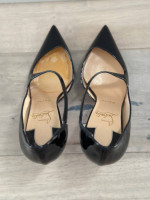 Christian Louboutin jumping pointed toe stiletto size 38 or US 7