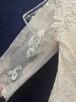 Ball gown wedding dress