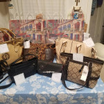 HUGE COLLECTION OF BEAUTIFUL POCKETBOOKS / HANDBAGS!