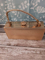 SEVERAL NEW AND GENTLY USED PURSES