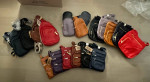19 Shoulder bags (leather)