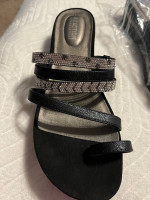 KENNETH COLE REACTION Women's Great Scroll Flatform Jewel Sandals