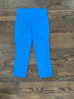 Women’s Lululemon Blue Crop Leggings- Size 8