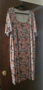 beautiful new dress with pockets