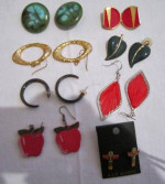 $.50-$2.00 VINTAGE COSTUME JEWELRY EARRINGS NECKLACES BRACELETS & MORE