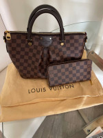 Damier Louis Vuitton purse & wallet