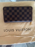 Damier Louis Vuitton purse & wallet