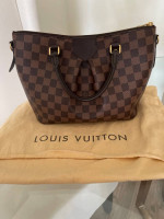 Damier Louis Vuitton purse & wallet