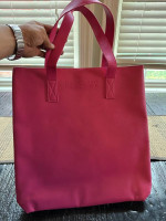 Large hot pink Kenneth Cole Reaction purse