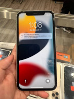 LIKE NEW IN STORE IPHONE 11 64 GB UNLOCKED ANY CARRIER