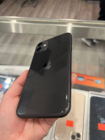 LIKE NEW IN STORE IPHONE 11 64 GB UNLOCKED ANY CARRIER