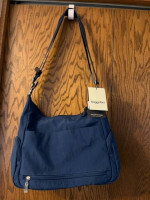 Baggallini Everywhere Bagg, Classic Collection, blue, new with tags.