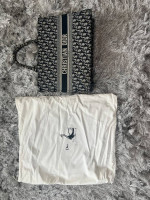*** Christian Dior Handbag w/ Dustbag ***