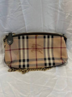 Burbery London Leather house small chain handbag