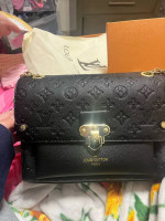 Louis Vuitton bag (BRAND NEW)