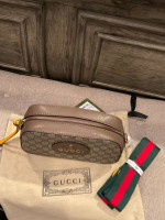 Camera shoulder bag purse