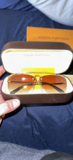 Louis Vuitton Women’s LV pilot