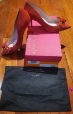 NEW KATE SPADE Red Suede Heels Pumps Pointed Toe Bow ITALY - Size 7 B