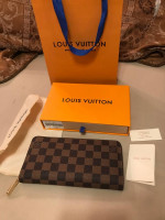 -*-**Louis Vuitton Damier ebene zippy wallet-*-*