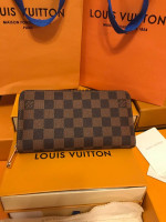 -*-**Louis Vuitton Damier ebene zippy wallet-*-*