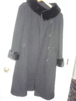 Women's Size Petite Small Forstmann Wool Winter Coat w/ Beaver Trim