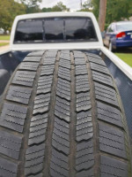 1 Michelin Defender LTX 215/55/16