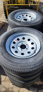 St205-75R15 5 lug trailer tire and wheel 8 ply