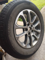 Michelin Defender 18" 265/60R18 on nice aluminum wheel