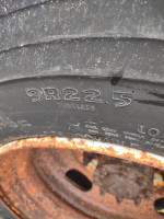9R22.5 Truck Tires - Six