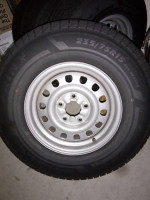 (4) 235/75R15 on S10/Blazer 4x4 wheels
