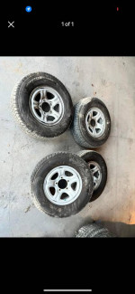 2000 Geo tracker 215/75r15