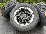 New 20” Dodge Ram 1500 5x5.5 rims A/T tires off road 275/60r20 wheels