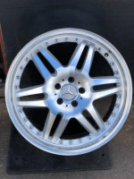MERCEDES RIM WHEEL 20 INCH 5 LUG NO SET ONLY ONE RIM