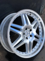 MERCEDES RIM WHEEL 20 INCH 5 LUG NO SET ONLY ONE RIM
