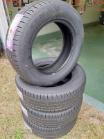 4 Brand New 235/60R17 Nexen N5000 Platinum All Season Tires 700 TW 17