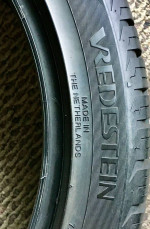 1 Vredestein Quatrac 5 215/45R18