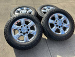 oem 20 Chevy Silverado GMC Sierra 2500 wheels 275/65/20 Kumho tires 8x180