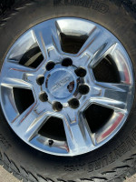 oem 20 Chevy Silverado GMC Sierra 2500 wheels 275/65/20 Kumho tires 8x180