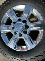 oem 20 Chevy Silverado GMC Sierra 2500 wheels 275/65/20 Kumho tires 8x180