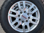 oem 20 Chevy Silverado GMC Sierra SLT wheels 275/65/20 Goodyear tires 8x180