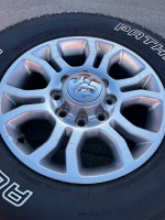 oem 18” Dodge Ram 2500 3500 Laramie wheels275/70/18 Pathfinder tires 33s 8x6.5