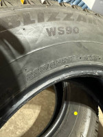 Set of (4) Blizzak 225/65/17 like new