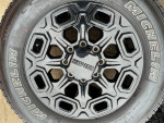 oem 20” GMC Chevy 2500 wheels 275/65/20 Michelin Tires 8x180